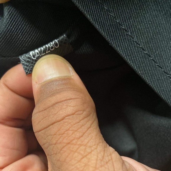 Mens Louis Vuitton Shoulder Bag - Picture 4 of 4